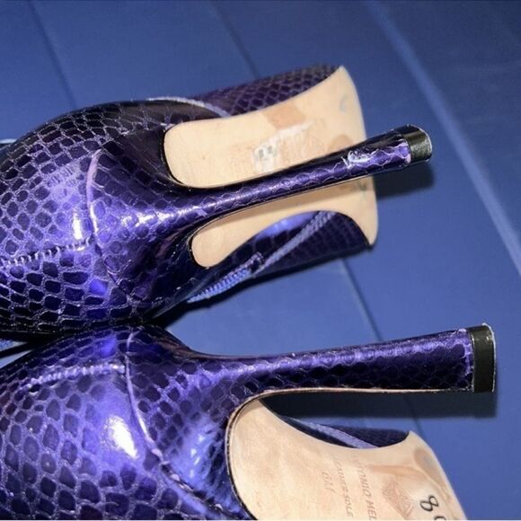 Antonio Melani Metallic Lavender Snake
Print Leather Western Tall Boots(Size 6M) - Picture 10 of 14